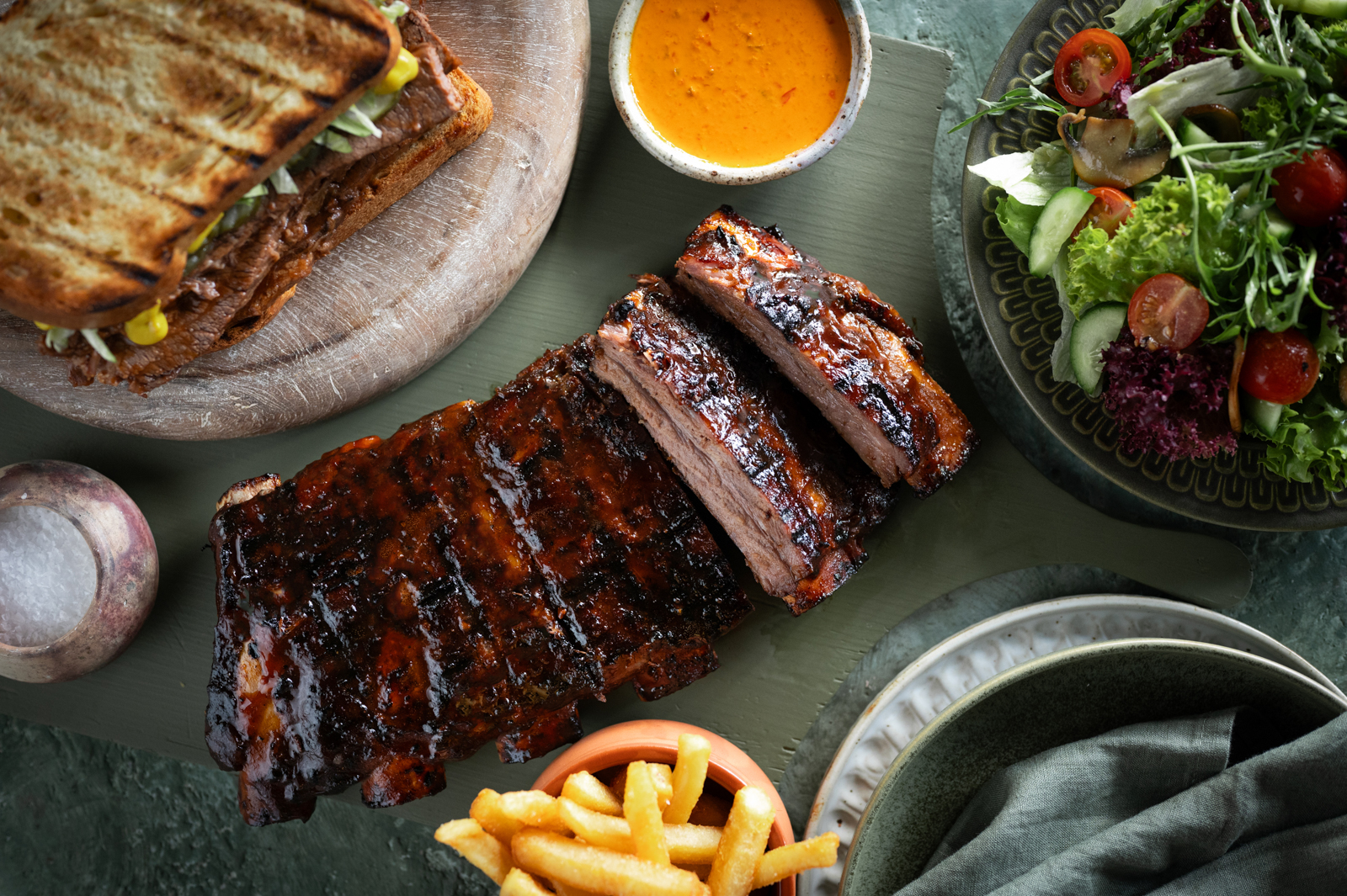 مطعم آر أند بي غريل هاوس r&b Grillhouse يفتح أبوابه لأول مرة في منطقة الشرق الأوسط ويقدم تجربة طعام فريدة من نوعها